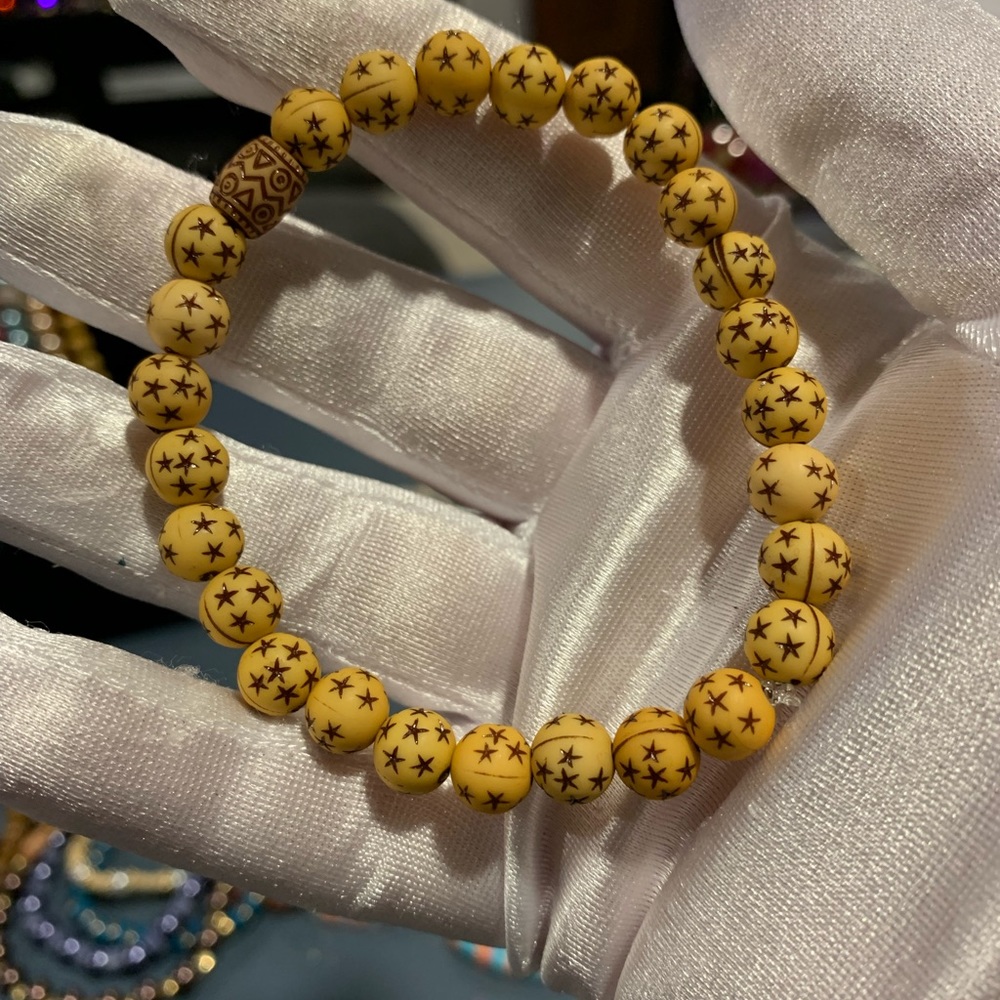 👾5 for $25 🧵star beaded bracelet 🧵
